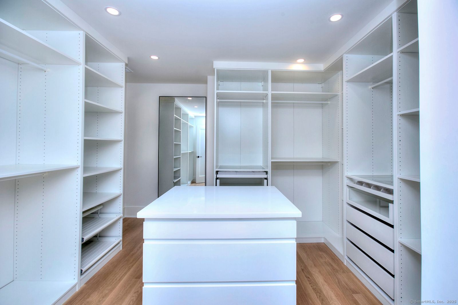 199 Mariomi Road New Canaan, CT 06840 - Photo 25 of 39