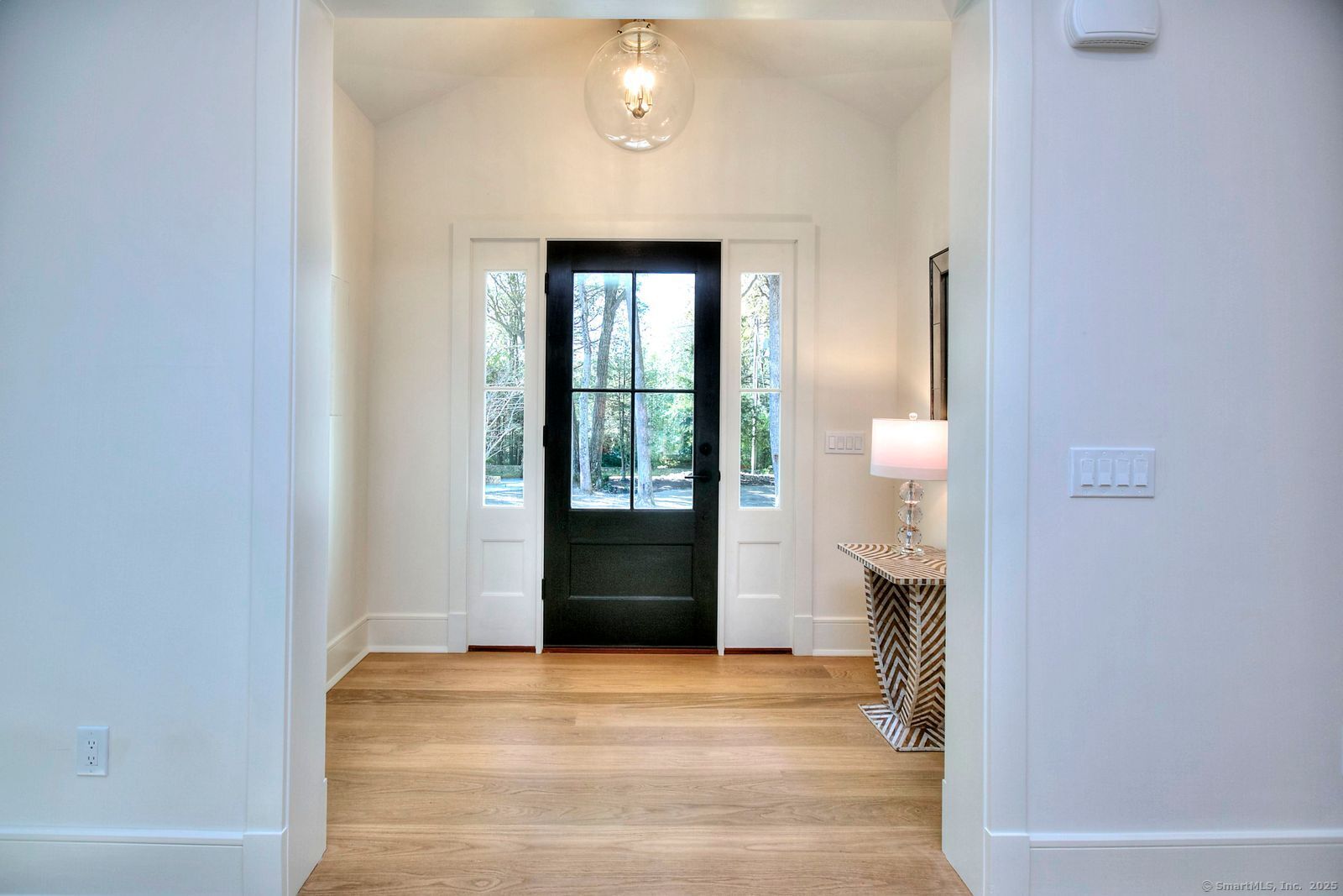 199 Mariomi Road New Canaan, CT 06840 - Photo 4 of 39