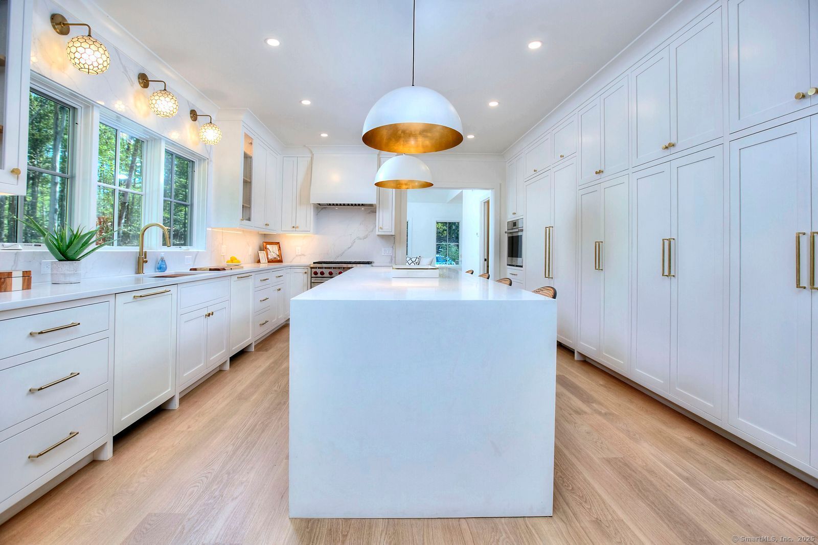 199 Mariomi Road New Canaan, CT 06840 - Photo 8 of 39