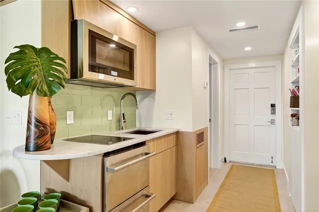 $765,000 | 400 Beach Road, Unit 219, Vero Beach, FL 32963