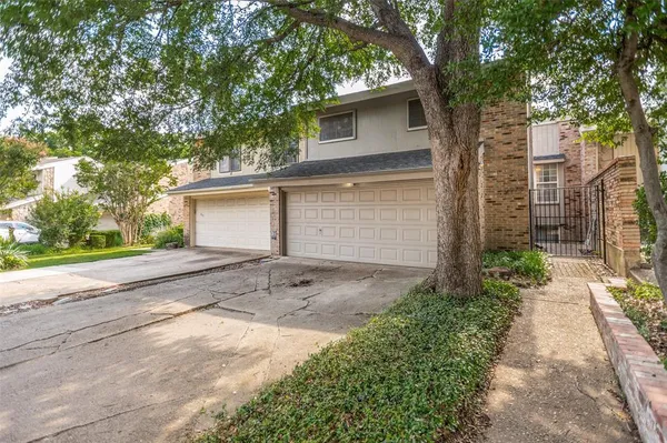 $350,000 | 2979 Country Pl Circle, Carrollton, TX 75006