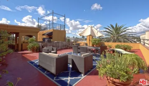 $570,000 | 828 North Hudson Avenue, Unit 206, Los Angeles, CA 90038