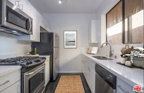 $570,000 | 828 North Hudson Avenue, Unit 206, Los Angeles, CA 90038