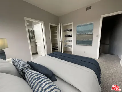 $570,000 | 828 North Hudson Avenue, Unit 206, Los Angeles, CA 90038