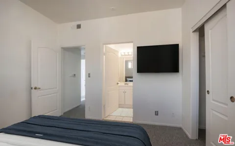 $570,000 | 828 North Hudson Avenue, Unit 206, Los Angeles, CA 90038
