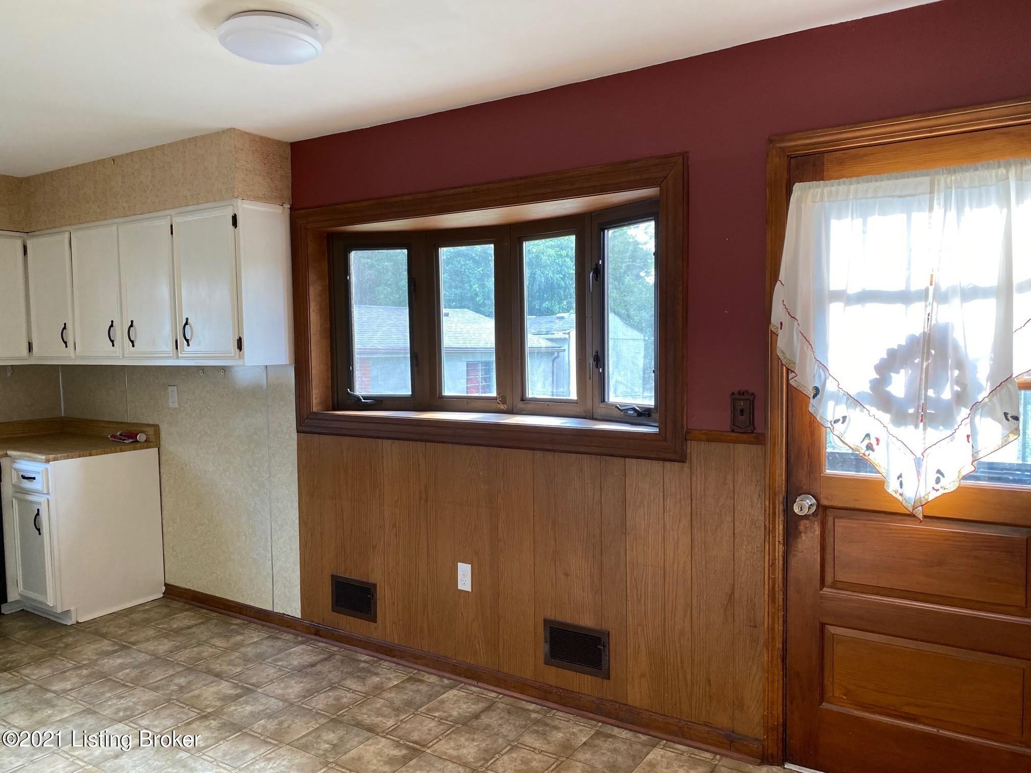 8405 Terry Road Louisville, KY 40258 - Photo 7 of 19 15