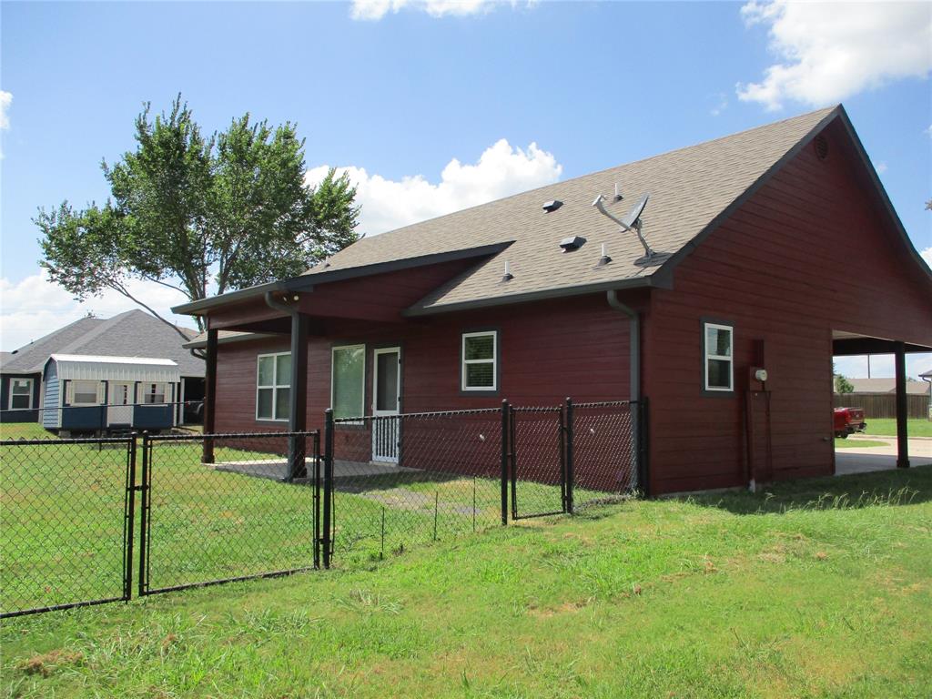 148 Mill Street Emory, TX 75440 - Photo 5 of 28
