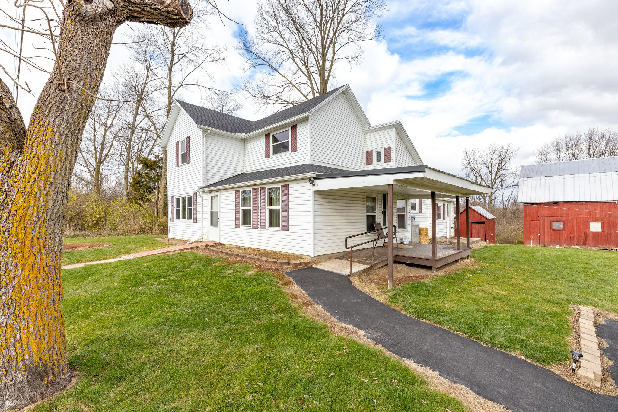5140 Snyder Domer Road Springfield, OH 45502 - Photo 2 of 29