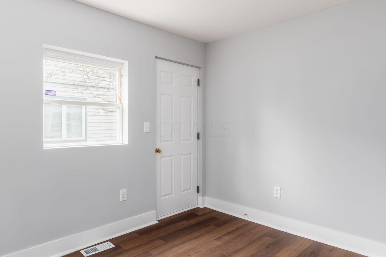 2549 Howey Road Columbus, OH 43211 - Photo 7 of 28 g_howey_rd-23