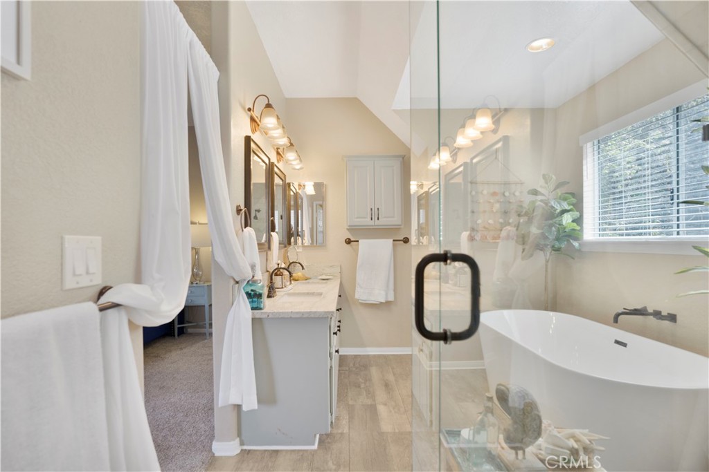 163 South Grass Valley Road Lake Arrowhead, CA 92391 - Photo 27 of 35 Primary bath 2nd level