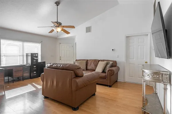 $300,000 | 10401 Lakeside Vista Drive, Riverview, FL 33569