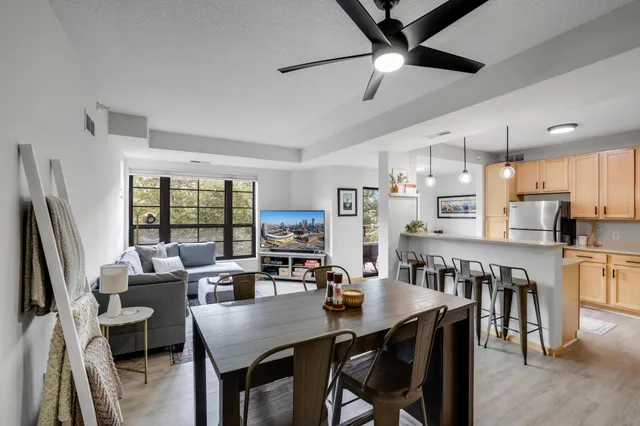 $2,000 | 2565 Franklin Avenue, Unit 207, St. Paul, MN 55114