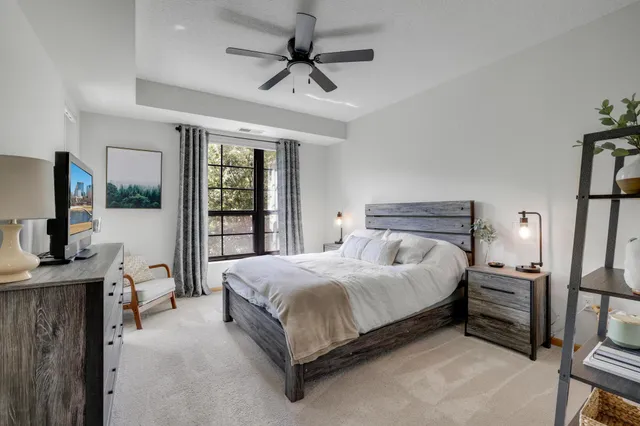 $2,000 | 2565 Franklin Avenue, Unit 207, St. Paul, MN 55114