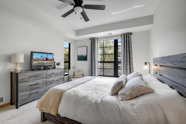 $2,000 | 2565 Franklin Avenue, Unit 207, St. Paul, MN 55114