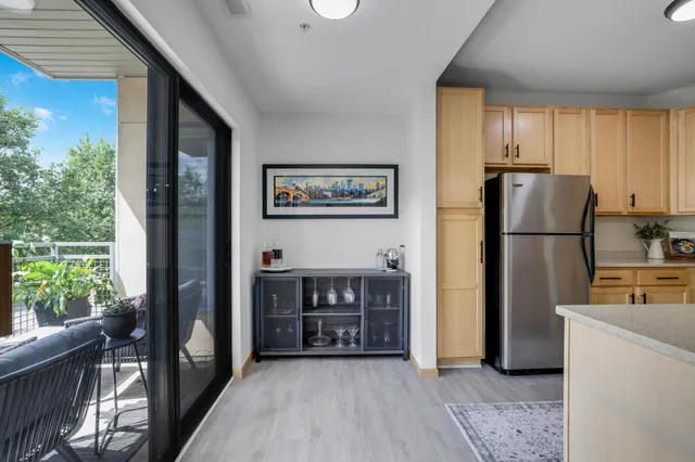 $2,000 | 2565 Franklin Avenue, Unit 207, St. Paul, MN 55114