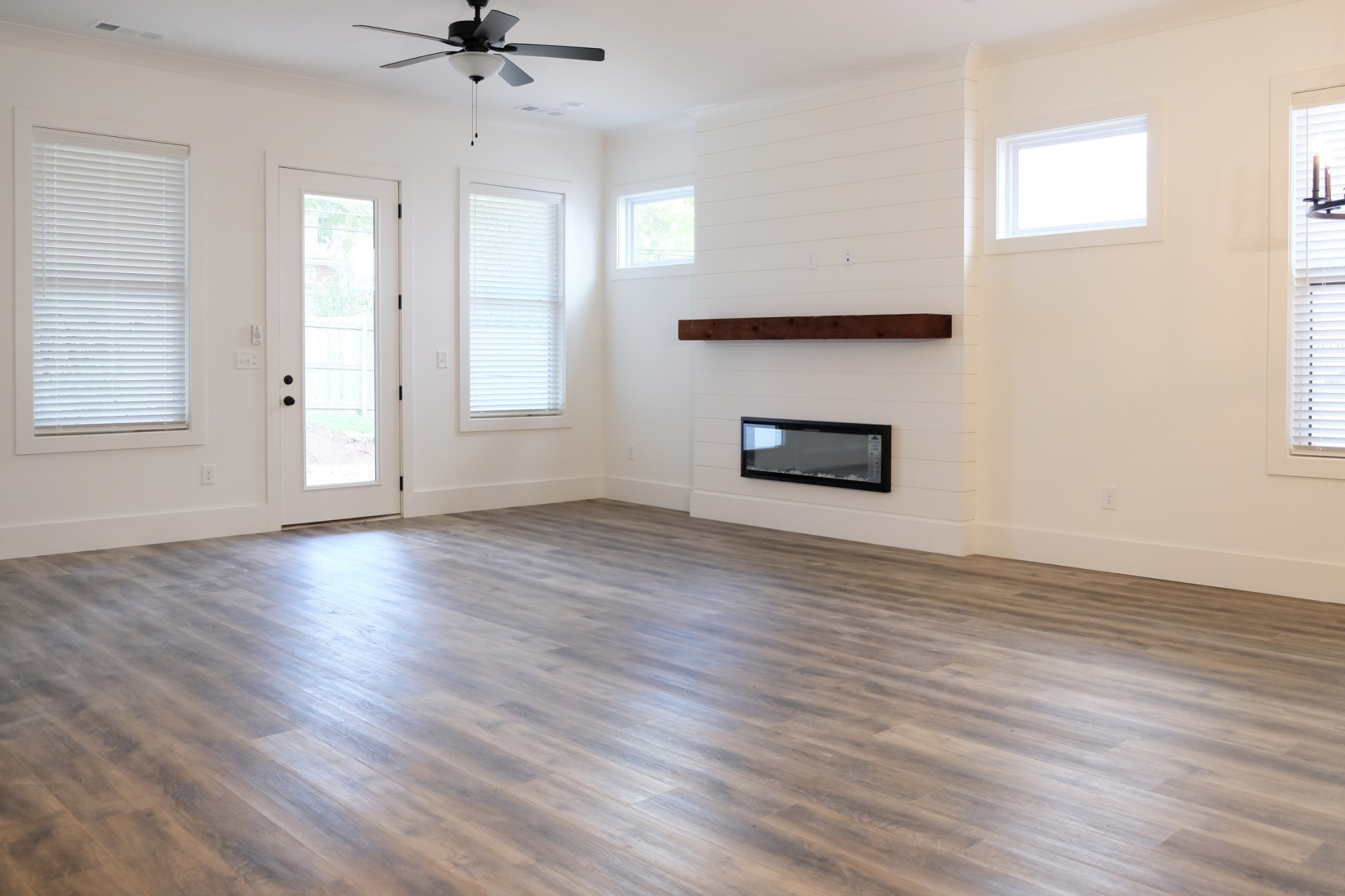 2824 Valley Road Nashville, TN 37215 - Photo 3 of 22