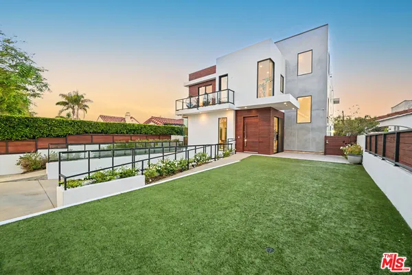 $3,995,000 | 1529 South Point View Street, Los Angeles, CA 90035