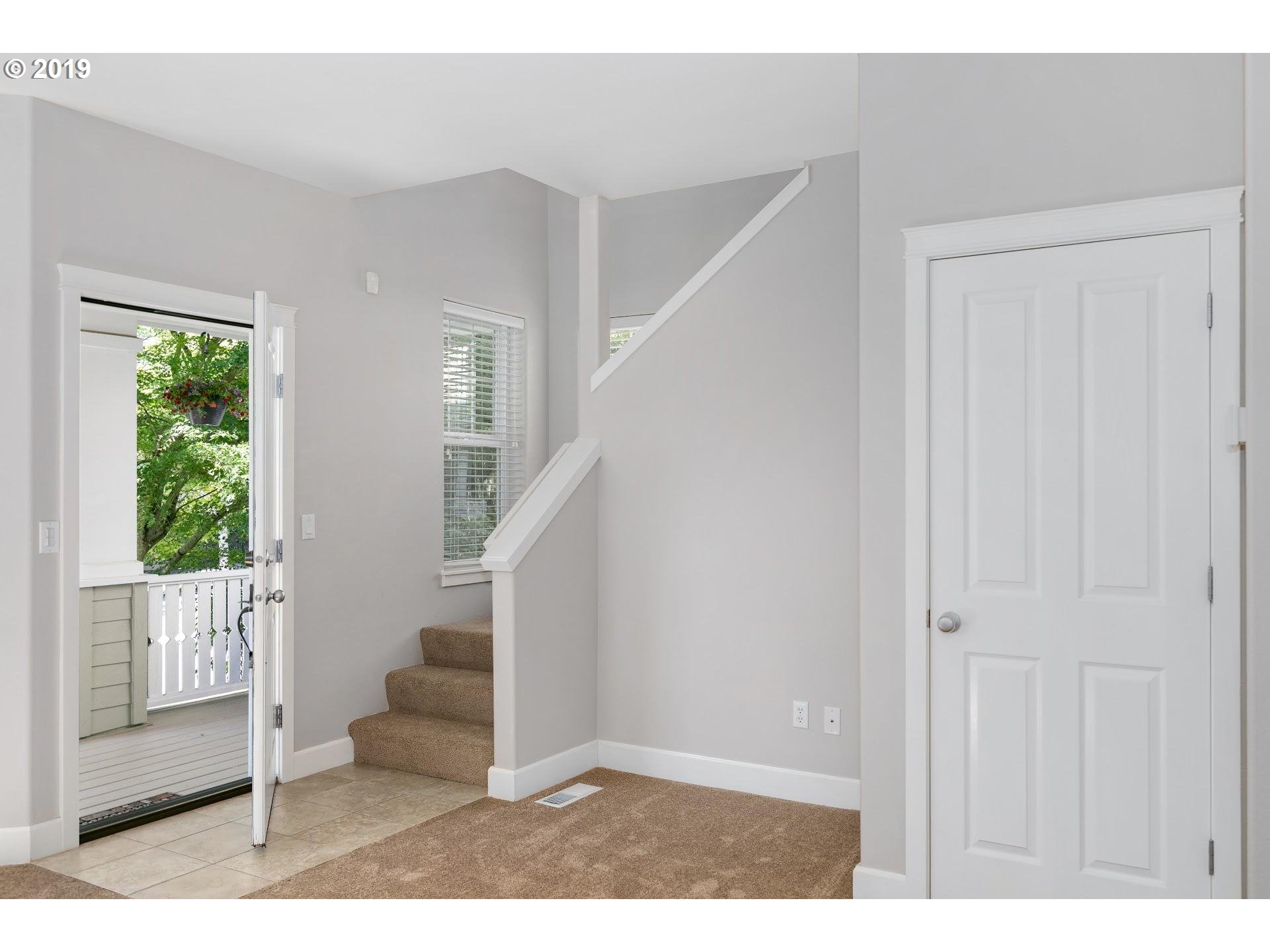 2522 Northwest Miller Road Portland, OR 97229 - Photo 3 of 24 Entrance/Foyer