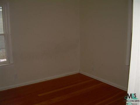1606 Lyon Street Port Huron, MI 48060 - Photo 3 of 9 217227-2.JPG