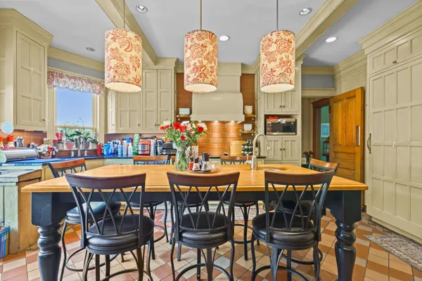 $1,500,000 | 3375 Stark Road Northeast, Cambridge, MN 55008