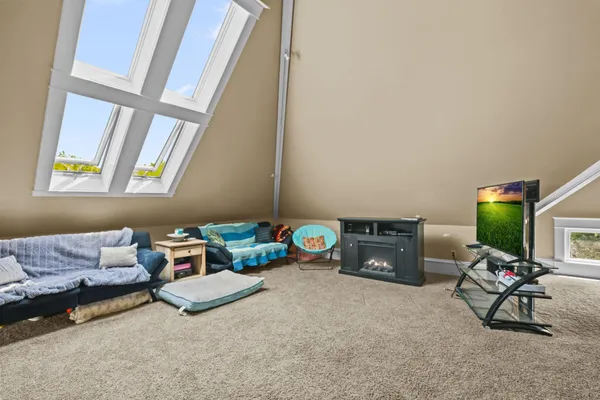 $1,500,000 | 3375 Stark Road Northeast, Cambridge, MN 55008