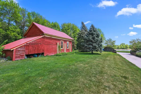 $1,500,000 | 3375 Stark Road Northeast, Cambridge, MN 55008