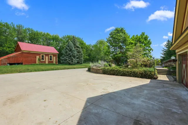 $1,500,000 | 3375 Stark Road Northeast, Cambridge, MN 55008