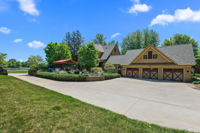 $1,500,000 | 3375 Stark Road Northeast, Cambridge, MN 55008