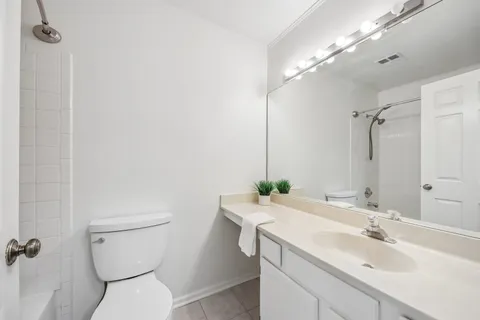 $279,900 | 124 Morningside Lane West, Unit 124, Buffalo Grove, IL 60089