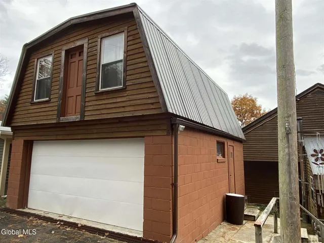 $815,000 | 28 Nacy Road, Queensbury, NY 12845