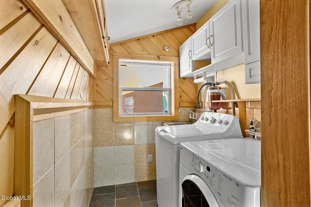 $815,000 | 28 Nacy Road, Queensbury, NY 12845