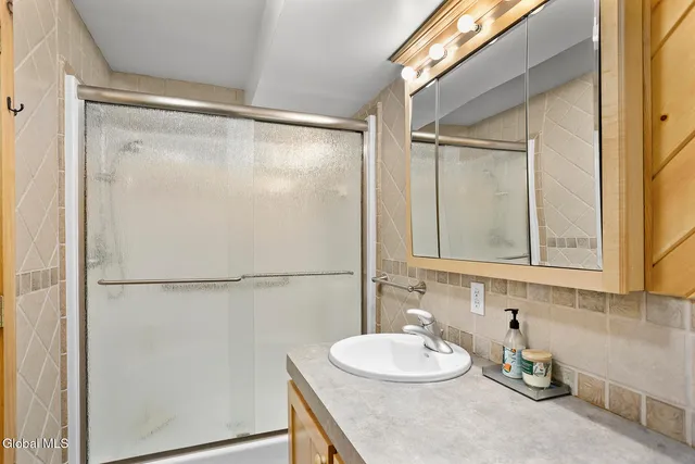 $815,000 | 28 Nacy Road, Queensbury, NY 12845