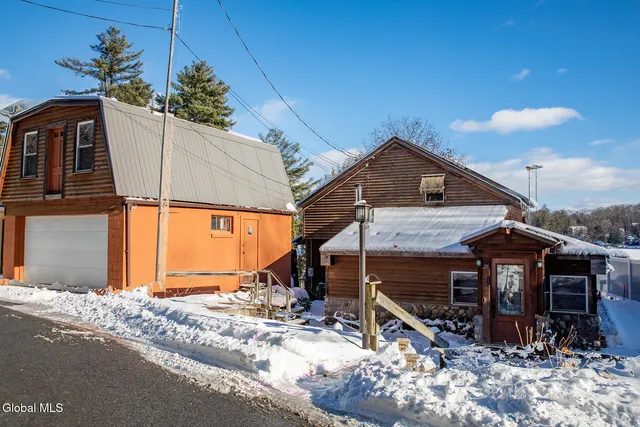 $815,000 | 28 Nacy Road, Queensbury, NY 12845