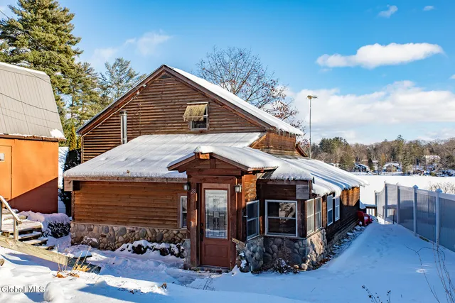 $815,000 | 28 Nacy Road, Queensbury, NY 12845