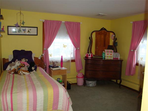 26 Longview Road Framingham, MA 01701 - Photo 9 of 14 Gallery Image 9