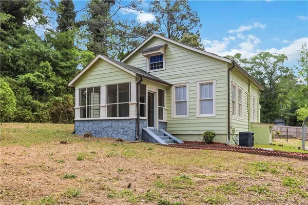 $319,000 | 302 Fayetteville Road, Jonesboro, GA 30236