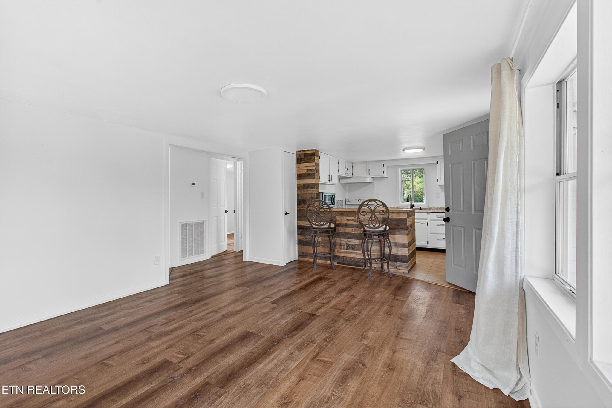 180 Johnson Road Oak Ridge, TN 37830 - Photo 6 of 19 Gallery Image 6