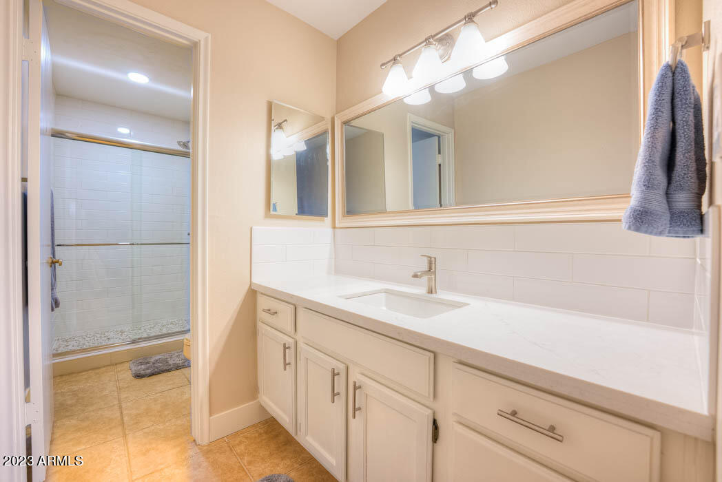 1046 East Pueblo Road Phoenix, AZ 85020 - Photo 13 of 28 DSC08449_51_52_53_54
