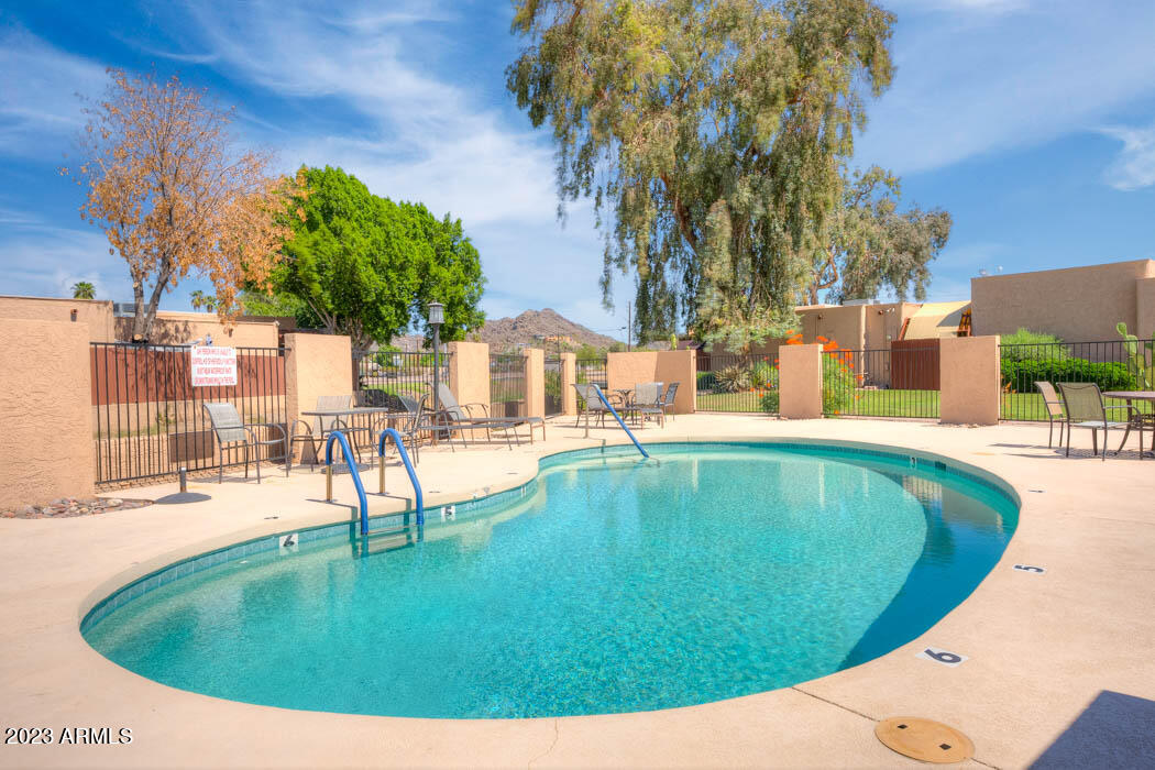 1046 East Pueblo Road Phoenix, AZ 85020 - Photo 15 of 28 DSC08460_1_2_3_4-Edit