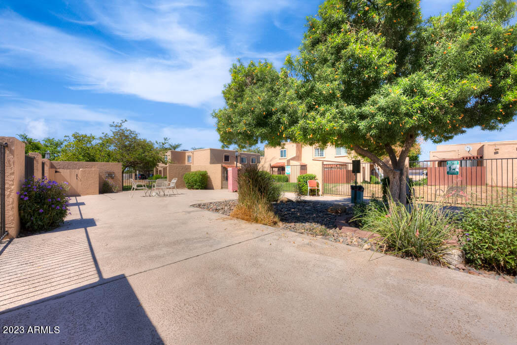 1046 East Pueblo Road Phoenix, AZ 85020 - Photo 16 of 28 DSC08470_1_2_3_4-Edit