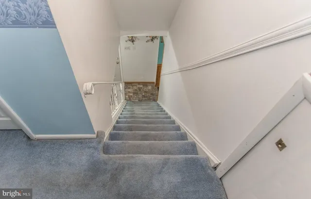 a view of a room with an empty space