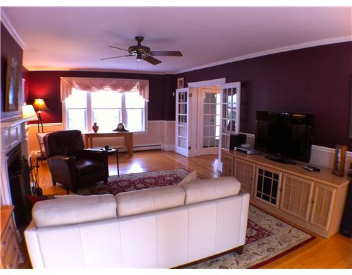 56 Scott Street Pawtucket, RI 02860 - Photo 4 of 20 Living Room.