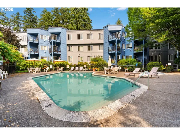 $270,000 | 8720 Southwest Tualatin Road, Unit 110, Tualatin, OR 97062