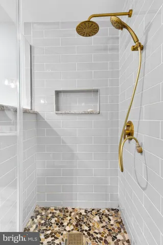 $282,500 | 565 South Christian Street, Lancaster, PA 17602