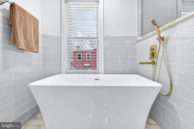 $282,500 | 565 South Christian Street, Lancaster, PA 17602