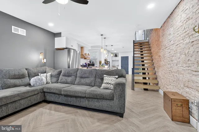 $282,500 | 565 South Christian Street, Lancaster, PA 17602