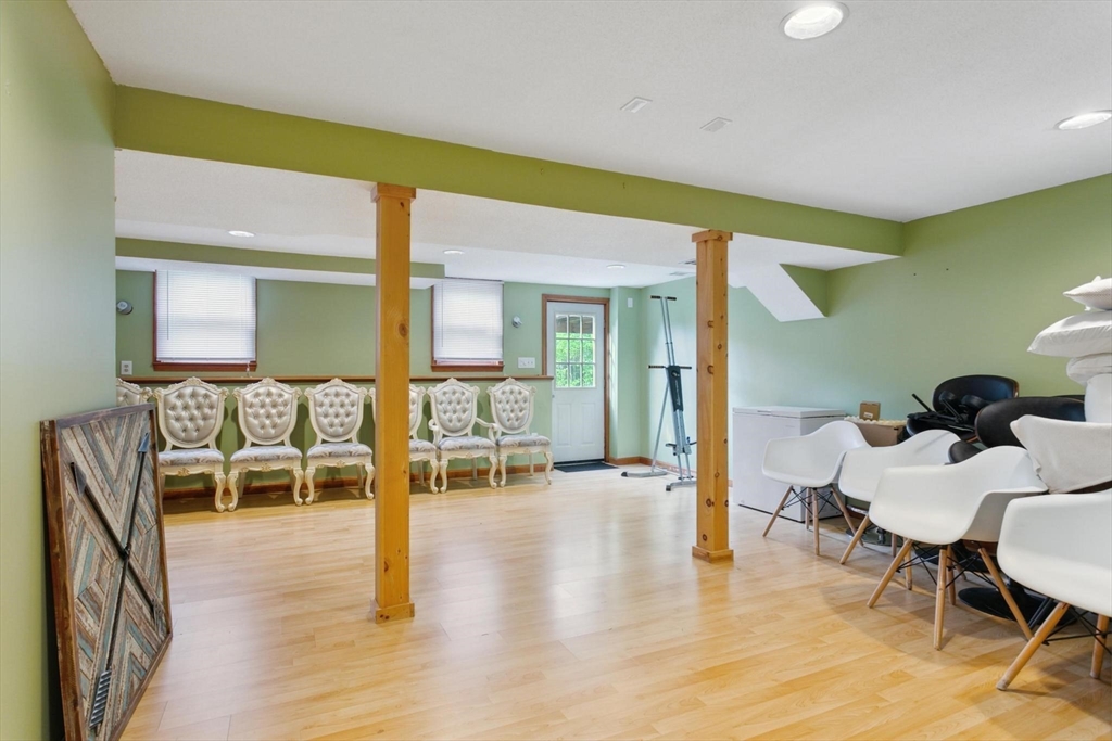 164 Nashua Road Pepperell, MA 01463 - Photo 21 of 28 a living room with furniture