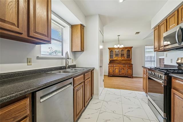 409 Florida Street River Ridge, LA 70123 - Photo 5 of 24 Gallery Image 5