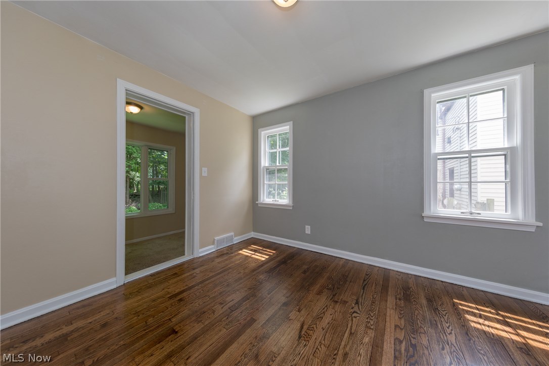 1131 Haselton Road Cleveland Heights, OH 44121 - Photo 8 of 31