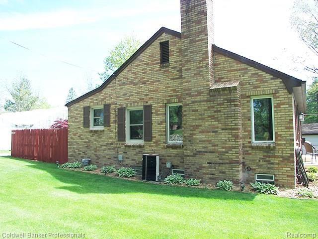 23610 Power Road Farmington, MI 48336 - Photo 41 of 53 100_4780.jpg